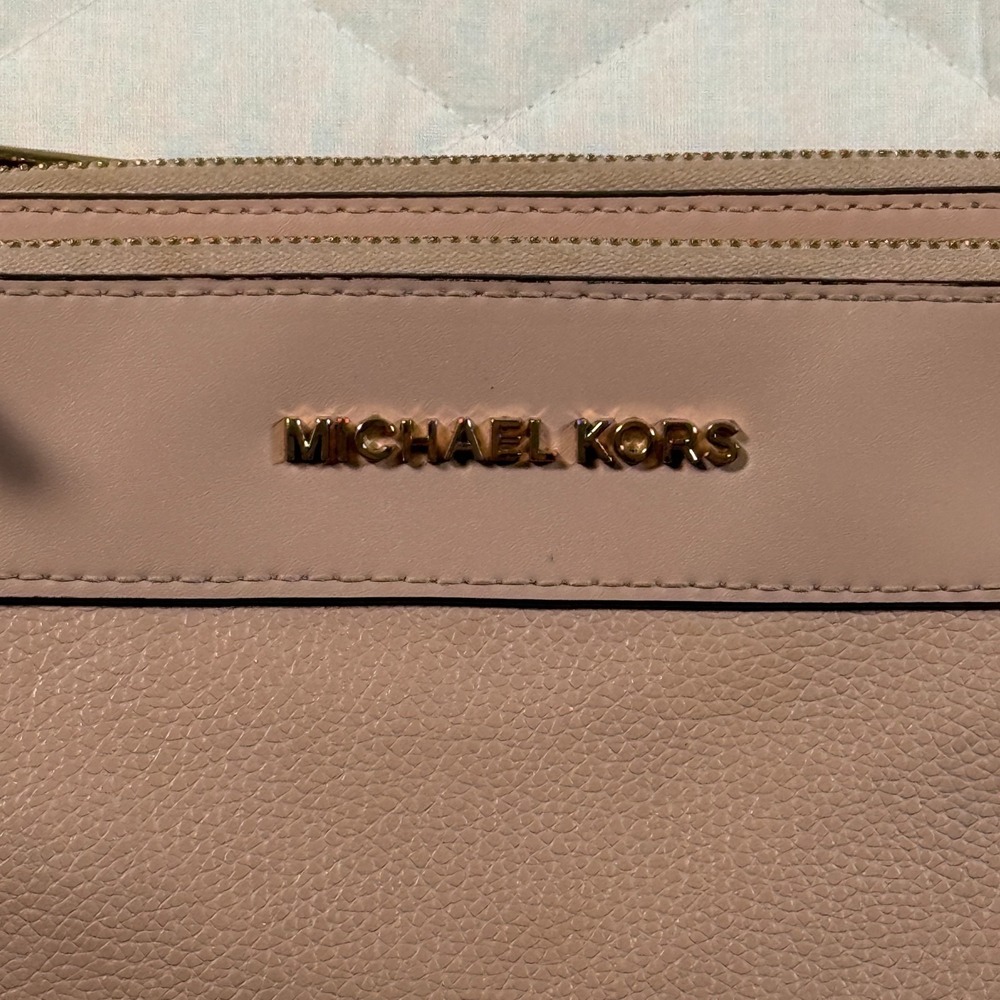 MICHAEL Michael Kors PINK Crossbody Bag Leather  With Gold Chain - Picture 2 of 5